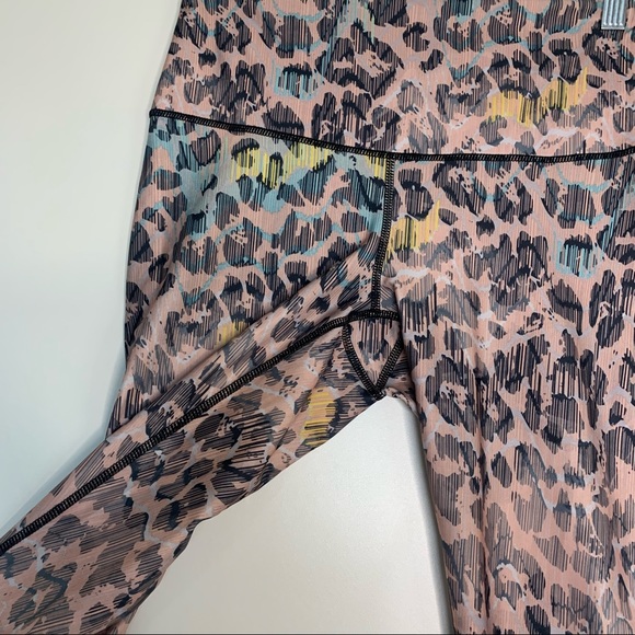 playground pink cheetah legging small - Picture 9 of 12